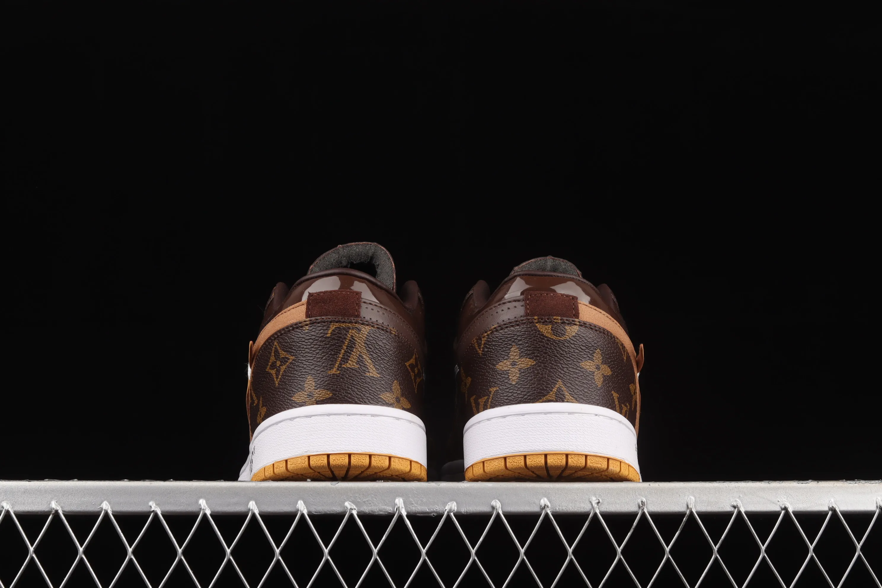 All Categories Air Jordan Jordan Series Basketball Shoes Air Jordan 1 Low Air Jordan 1 AJ1 Joe 1 Donkey Brand Co-branded Customized Low-top Basketball Shoes 554724-555